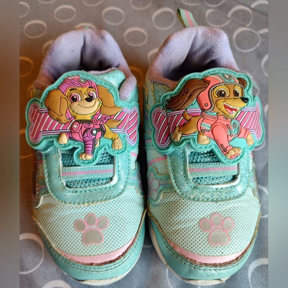 Paw Patrol sneakers sz 9 toddler